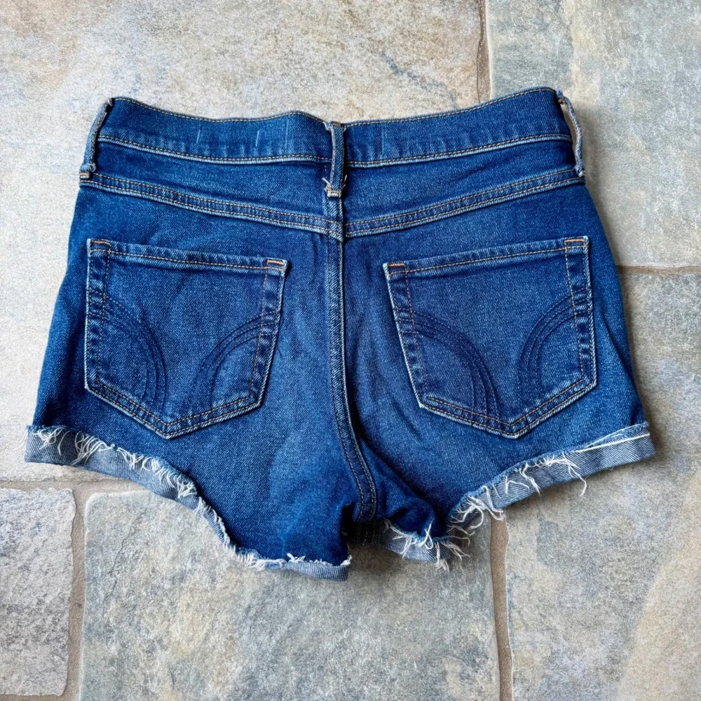 Y2K Hollister High-Rise Short-Shorts | Size 3 | Dark Wash with Frayed Cuff‎